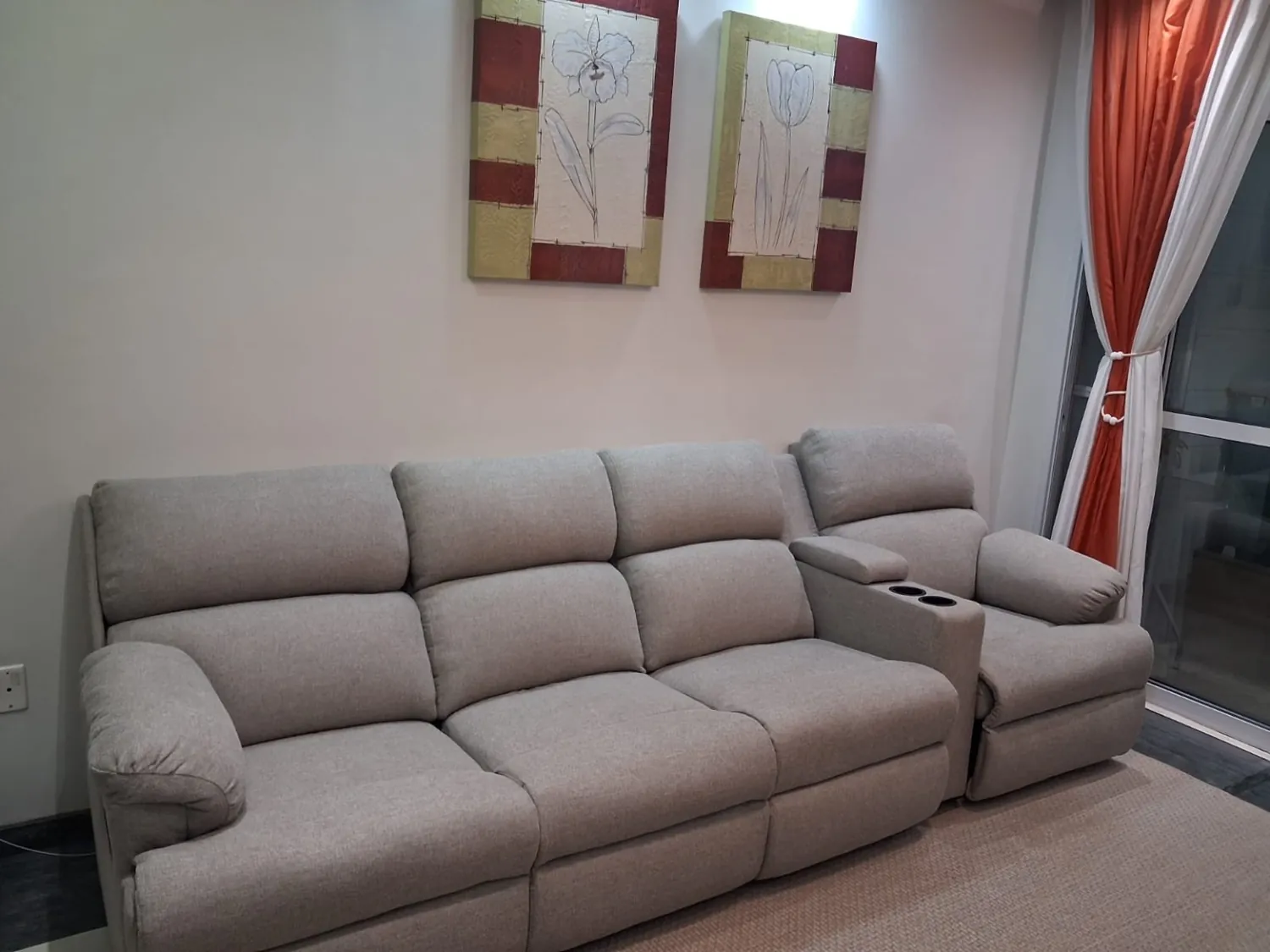 Sofá com chaise